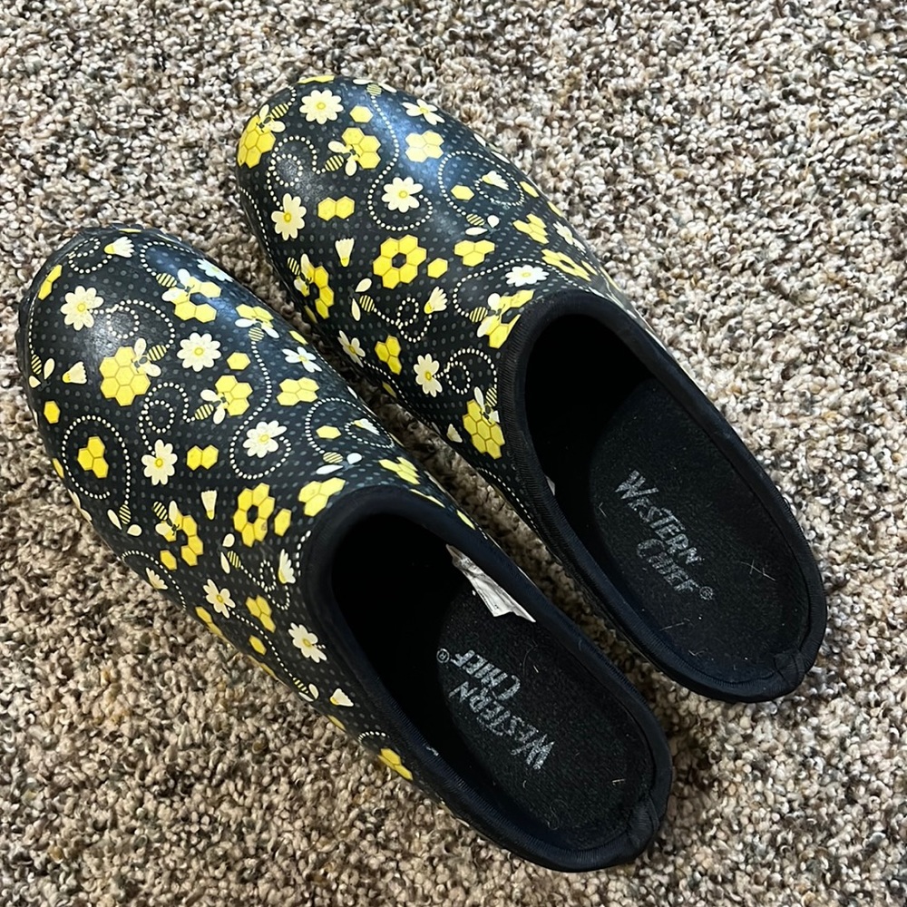 BEE Waterproof booties .